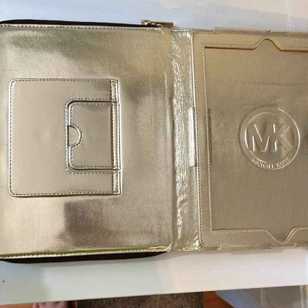MICHAEL KORS ZIP AROUND TABLET CASE ORGANIZER DOUBLE COMPARTMENT